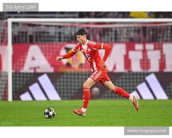 拜仁慕尼黑防守体系漏洞频出,对联赛争冠形势带来潜在影响 拜仁慕尼黑防守体系漏洞频出,对联赛争冠形势带来潜在影响