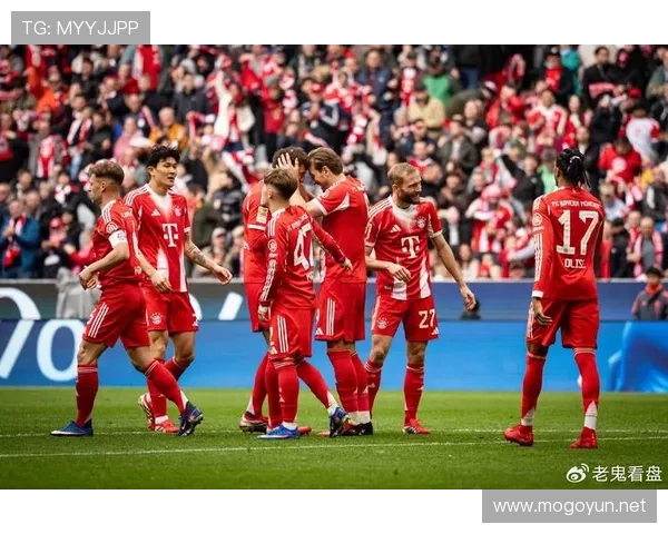 凯恩与莱万:拜仁中锋战术角色与终结效率对比分析 凯恩与莱万:拜仁中锋战术角色与终结效率对比分析