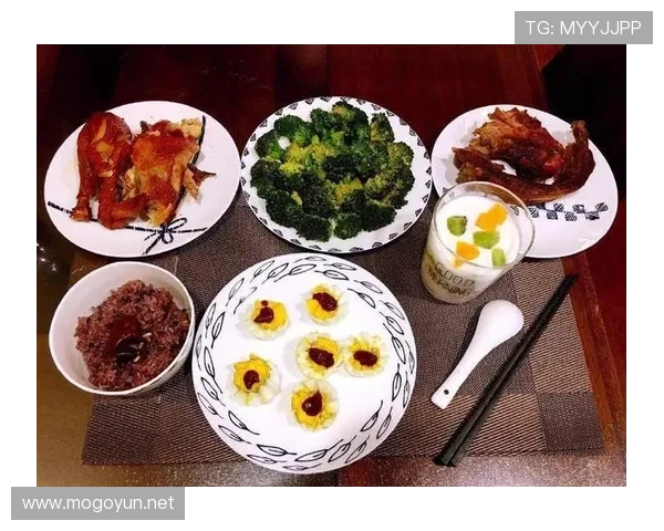 贝林厄姆家冰箱里塞满蛋白粉，连香槟都得给补剂腾地方